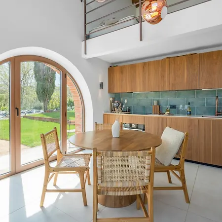 Апартаменты Pendolino Apartment, Garden, Pool, Montaione, Toscana Монтайоне